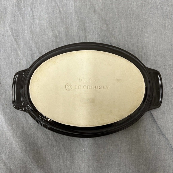 Le Creuset Dark Brown Enameled Bakeware Stoneware Oval Dish 07.24 FS Charity - Picture 9 of 12